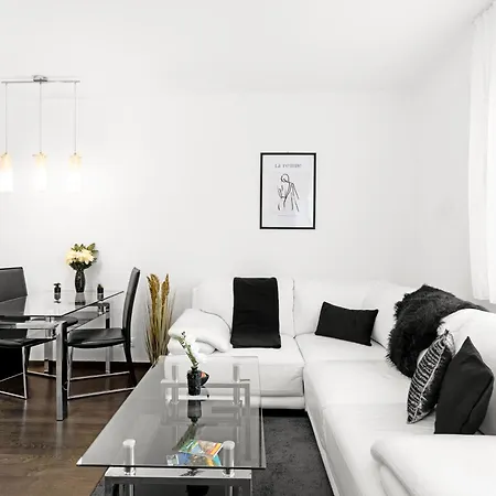 Apartment New Beautiful In The Center Of With Option Garage Parking
