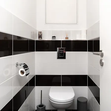 New Beautiful In The Center Of With Option Garage Parking Apartament *