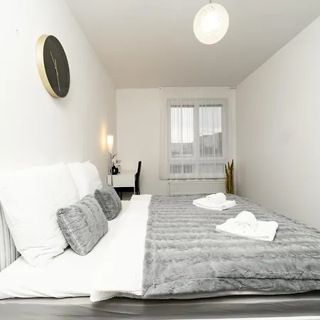 New Beautiful In The Center Of With Option Garage Parking Острава