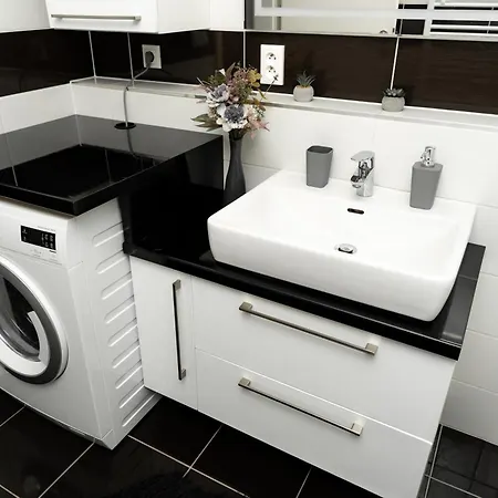 New Beautiful In The Center Of With Option Garage Parking Apartament