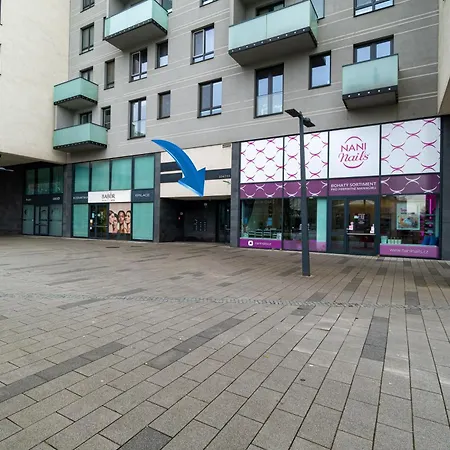 New Beautiful In The Center Of With Option Garage Parking 俄斯特拉发