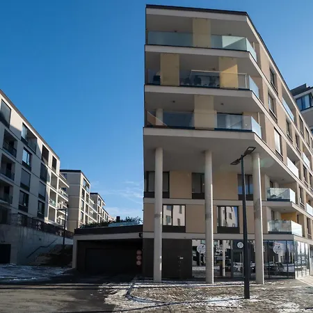 New Beautiful In The Center Of With Option Garage Parking *