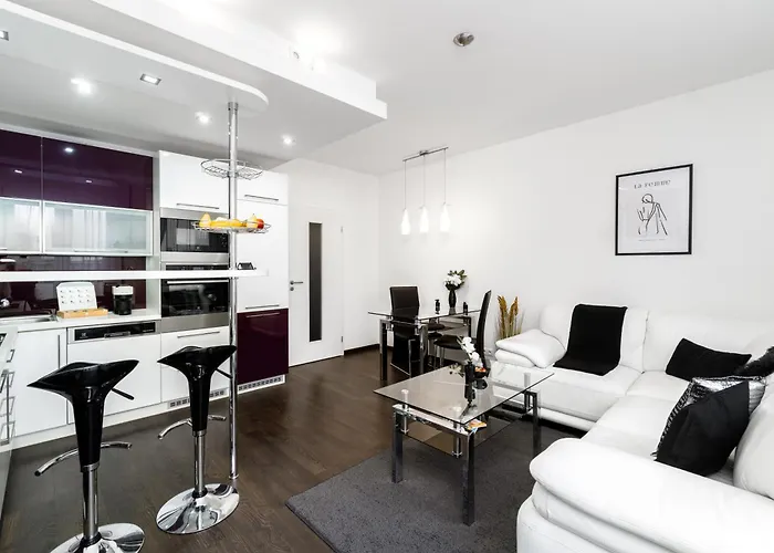 New Beautiful In The Center Of With Option Garage Parking Apartment *