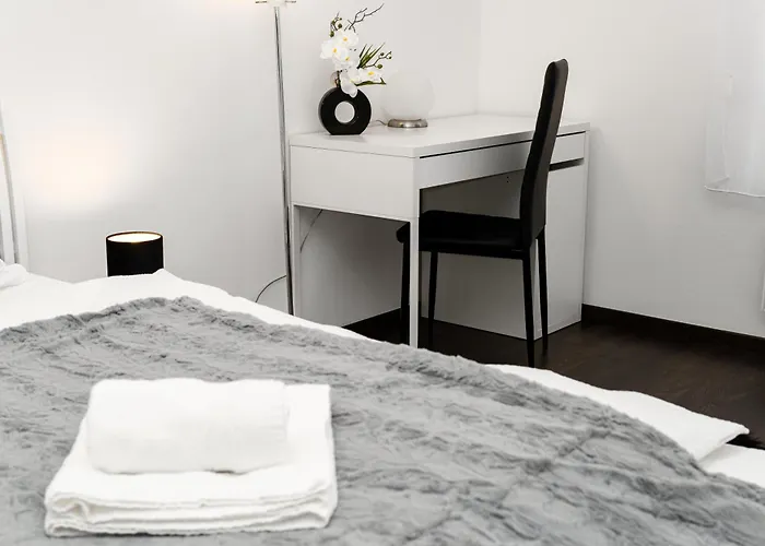 Διαμέρισμα New Beautiful In The Center Of With Option Garage Parking *