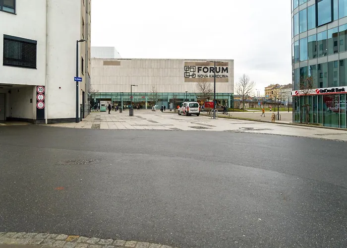 New Beautiful In The Center Of With Option Garage Parking *