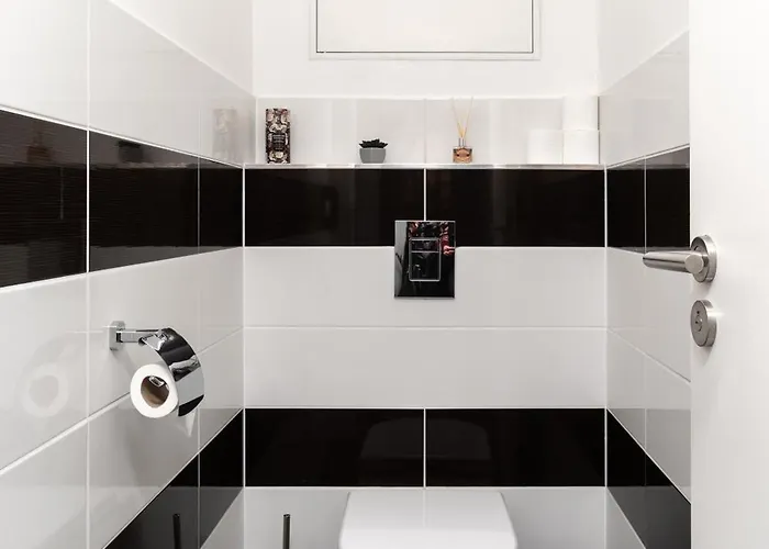 New Beautiful In The Center Of With Option Garage Parking Apartment *