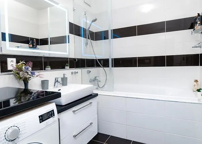 Apartment New Beautiful In The Center Of With Option Garage Parking