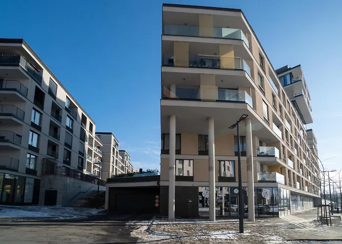 New Beautiful In The Center Of With Option Garage Parking *